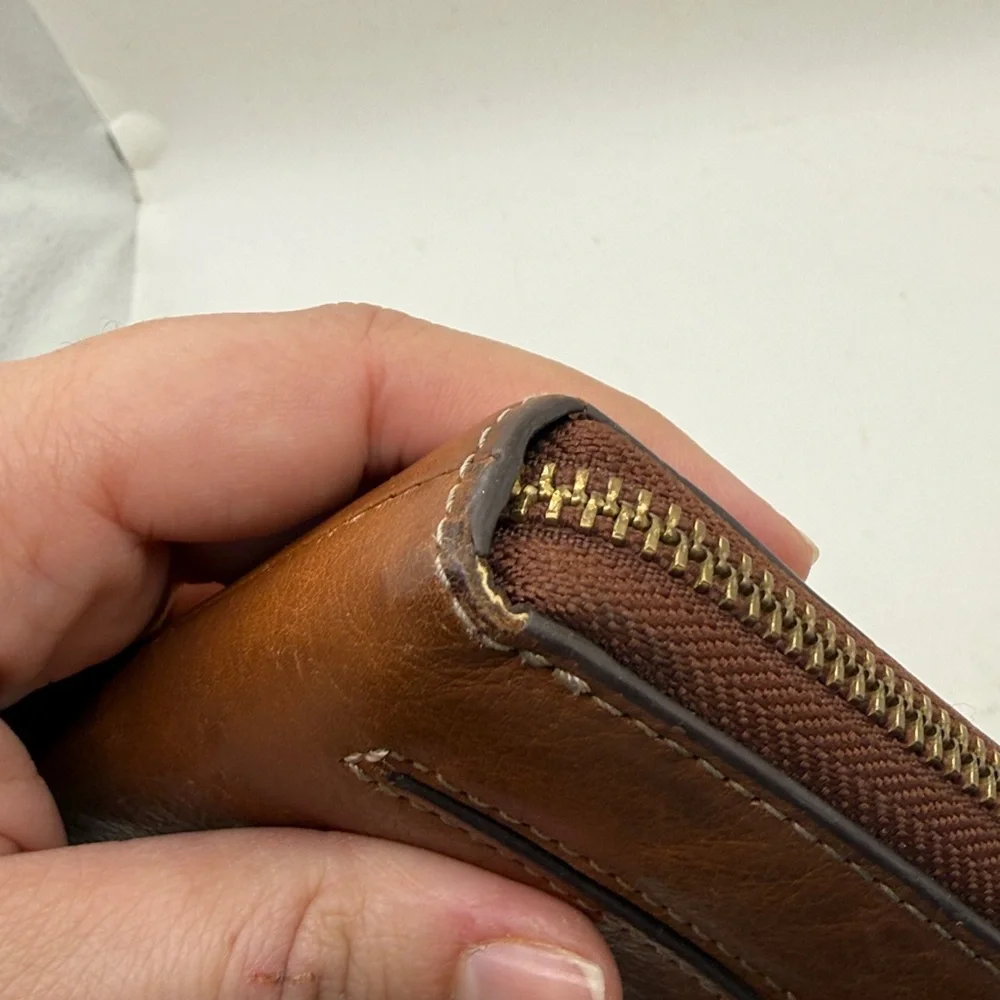 Fossil Zip Around Accordion Wallet Clutch Wristlet Brown Leather ID Card Holder